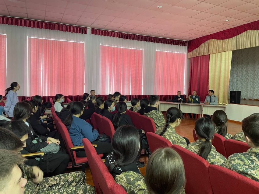 Ауған соғысының интернационалист ардагері мен дөңгелек үстел